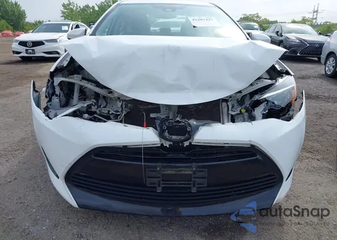 2018 Toyota Corolla Le z USA, uszkodzony, nr VIN 5YFBURHE2JP854769